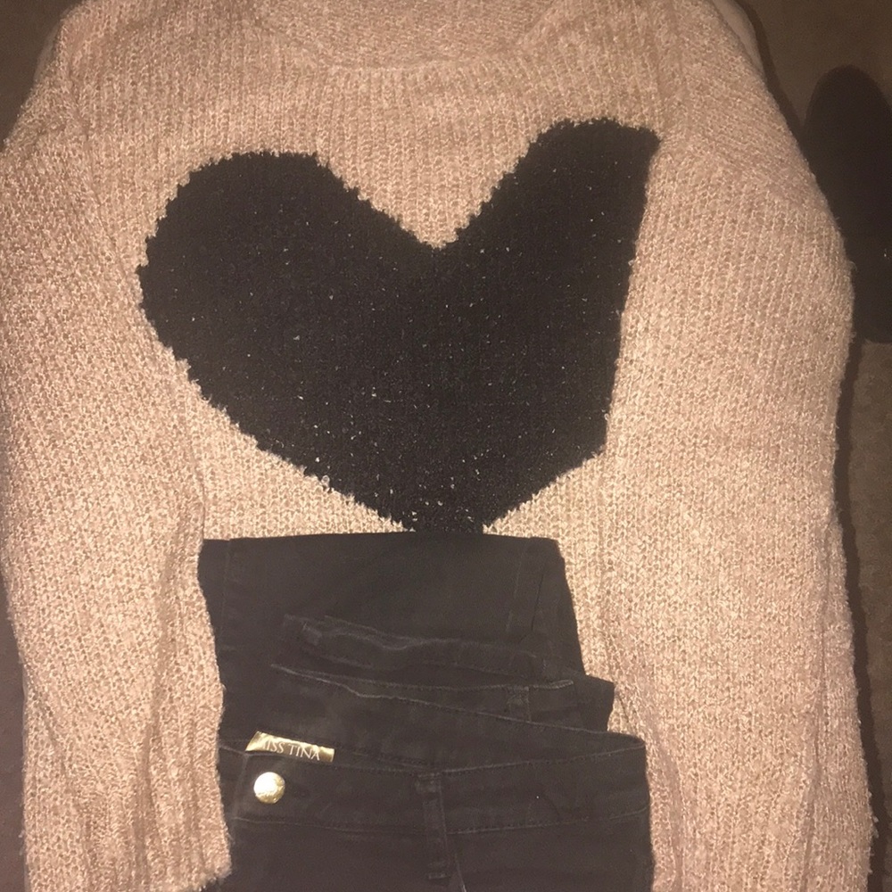Fuzzy sweater & black skinny jeans size 12